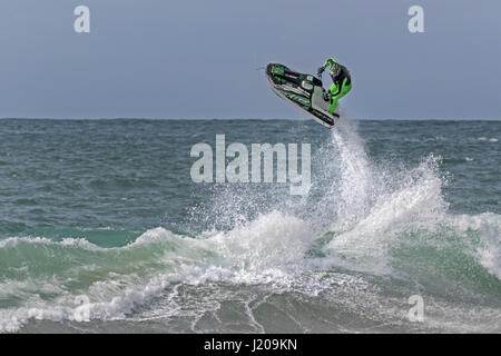 Jet-Ski Tricks, Atlantik, Portugal, Europa Stockfoto