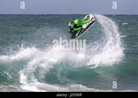 Jet-Ski Tricks, Atlantik, Portugal, Europa Stockfoto