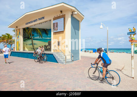 Hollywood Beach, Fl, USA - 13. März 2017: Hollywood Beach Theater an der Promenade an einem sonnigen Tag im März. Florida, United States Stockfoto