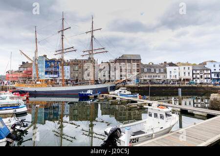 Großsegler, S.V.Kaskelot, festgemacht neben dem Barbican in Sutton Harbour, Plymouth, UK, April 2017. Stockfoto