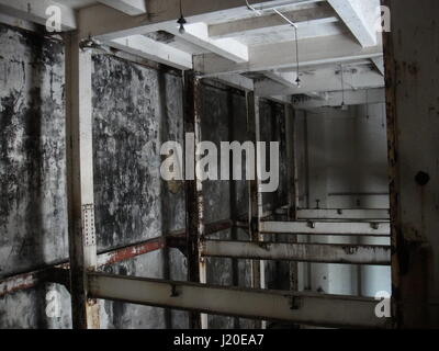 Verlassene Fabrik innen Stockfoto