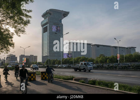 Pangu Plaza, einem Drachen-förmigen Gebäude in der Nähe Pekings Bird Nest Olympiastadion, entwickelte sich von chinesischen Tycoon Guo Wengui in Peking, China. Stockfoto