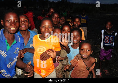 Malawische Kinder nachts Stockfoto