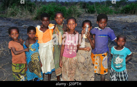 Malawische Kinder nachts Stockfoto