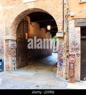 VERONA, Italien - APRIL, 07: Blick auf den Eingang des Haus der Julia in Verona am 7. April 2017 Stockfoto