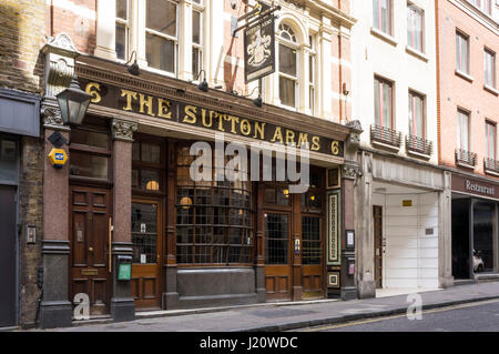 Das Sutton Arme Public House Kartäuser Straße, Smithfield, City of London. Stockfoto