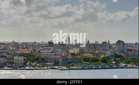 Panoramablick von Alt-Havanna über die Bucht in Kuba. Stockfoto