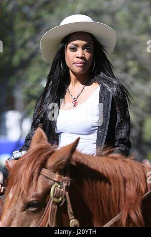 Die Bachelorette Rachel Lindsay gesehen auf einem Pferd Reiten Datum um Beverly Hills Featuring: Rachel Lindsay Where: Los Angeles, California, Vereinigte Staaten von Amerika bei: 23. März 2017 Stockfoto