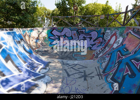 Kleinen selbstgebauten Skateboard park Stockfoto