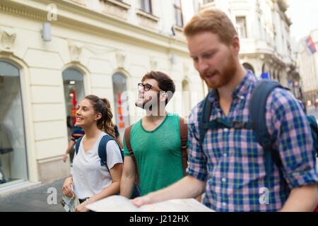 Glückliche Gruppe von Studenten auf Sightseeing und Reisen Abenteuer Stockfoto