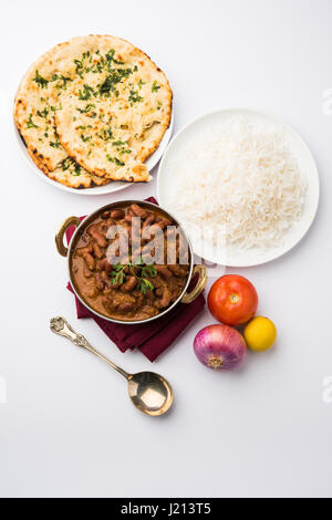 Kidney-Bohnen Curry oder Rajma oder Rajmah chawal und Roti, typische Nord Indische Hauptgericht, selektiven Fokus Stockfoto