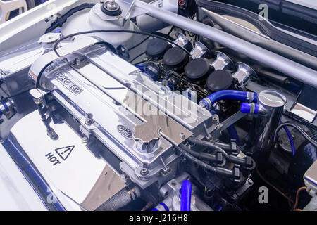 Makellos restauriert Ford DOHC 16v 1,6 l-Motor mit Chrom, neue Rohrleitungen und eine Leistung Quad Vergaser. Stockfoto