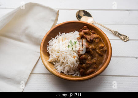 Kidney-Bohnen Curry oder Rajma oder Rajmah chawal und Roti, typische Nord Indische Hauptgericht, selektiven Fokus Stockfoto