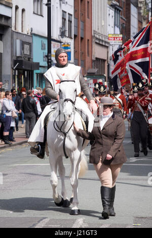 Manchester, UK, 23. April 2017. Die manchester Gemeinschaft zusammen kommen, St georges Tag mit einem Umzug durch die Innenstadt zu feiern. Kredit-n Porter/alamy leben Nachrichten Stockfoto