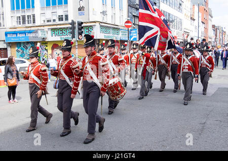 Manchester, UK, 23. April 2017. Die manchester Gemeinschaft zusammen kommen, St georges Tag mit einem Umzug durch die Innenstadt zu feiern. Kredit-n Porter/alamy leben Nachrichten Stockfoto