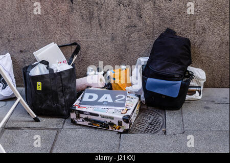 Madrid, Spanien, 23. April 2017.  Madrid-Straße Kunst Projektleistung in Malasaña Viertel am 23. April 2017, Madrid, Spanien. Bildnachweis: Enrique Davó/Alamy Live-Nachrichten. Stockfoto