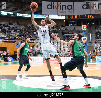 Badalona, Spanien. 23. April 2017. Àlex Mumbrú erzielte während eines Spiels zwischen 'Divina Seguros Joventut' und 'Retabet Bilbao Basket"der spanischen Basketball Liga ACB. Bildnachweis: David Grau/Alamy Live-Nachrichten. Stockfoto