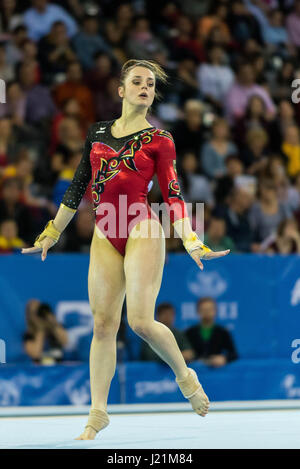 Cluj-Napoca, Rumänien. 23. April 2017. Pauline Schäfer (GER) führt auf dem Boden während der Frauen Finale auf die europäischen Männer und Frauen künstlerische Gymnastik-Meisterschaften in Cluj-Napoca, Rumänien. 23.04.2017 Foto: Catalin Soare/Dpa/Alamy Live News Stockfoto