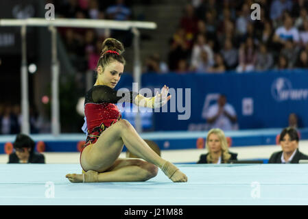 Cluj-Napoca, Rumänien. 23. April 2017. Pauline Schäfer (GER) führt auf dem Boden während der Frauen Finale auf die europäischen Männer und Frauen künstlerische Gymnastik-Meisterschaften in Cluj-Napoca, Rumänien. 23.04.2017 Foto: Catalin Soare/Dpa/Alamy Live News Stockfoto