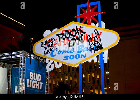 In Las Vegas, Nevada, 22. April 2017 - Las Vegas' Rock On'-Schild auf dem Gelände des Las Kombination Musikfestival in der Innenstadt Event Center (DLVEC) in Las Vegas, Nevada - Photo Credit: Ken Howard/Alamy. Stockfoto