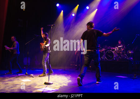 London, Vereinigtes Königreich. 23. April 2017. Estopa in Konzert im 02 Shepherds Bush Empire in London, Vereinigtes Königreich. Bildnachweis: Brayan Lopez/Alamy Live-Nachrichten Stockfoto