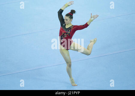 Cluj-Napoca, Rumänien. 23. April 2017. Pauline Schaeffer führt Onfloor während der Frauen Finale auf die europäischen Männer und Frauen künstlerische Gymnastik-Meisterschaften in Cluj-Napoca, Rumänien. 23.04.2017 Kredit: Cronos/Alamy Live-Nachrichten Stockfoto