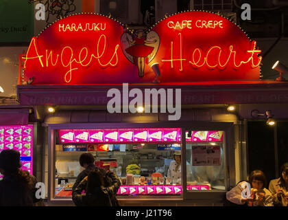 Tokio, Japan. 23. April 2017. Engel Herz Krepp-Shop in Harajuku Tokyo Japan auf Sonntag, 23. April 2017. Foto von: Ramiro Agustin Vargas Tabares Credit: Ramiro Agustin Vargas Tabares/ZUMA Draht/Alamy Live-Nachrichten Stockfoto