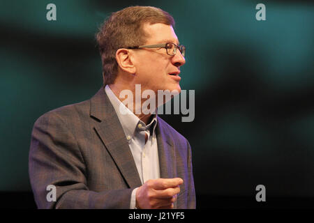 Amerikanische christliche apologetische Lee Strobel, Autor von "The Case for Christ", Rede auf TRBC in Lynchburg, Virginia, 23. April 2017 Stockfoto