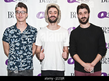 Bala Cynwyd, PA, USA. 18. April 2017. Amerikanische Indie-Pop-Band AJR Q102 Performance Theater besuchen. Stockfoto