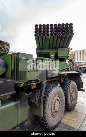 Moderne polnische selbstfahrende WR-40 Langusta verwendet mehrere Produkteinführung Rakete System durch die Streitkräfte der Republik Polen - Warschau, Polen. Stockfoto