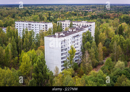 Blick vom Dach des 16 gespeichert Wohnblock in Pripyat ghost Stadt Chernobyl Nuclear Power Plant Zone der Entfremdung in der Ukraine Stockfoto