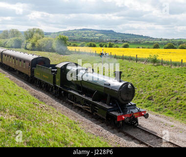 Dampfzug auf der Gloucestershire und Warwickshire Railway in der Nähe von Toddington, Gloucestershire, UK Stockfoto