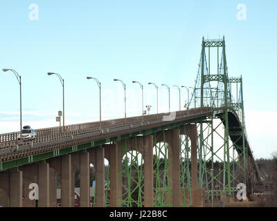 Alexandria Bay, New York, USA. 10. März 2017.  Blick auf die tausend Inseln-Brücke von der US Customs and Grenzen Behörde erdet New York Stockfoto