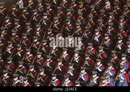 Virginia Military Institute Kadetten Marsch auf der Pennsylvania Avenue in der 58. konstituierenden Parade nach der Amtseinführung von Donald Trump 20. Januar 2017 in Washington, DC.     (Foto von Michael Christensen/DoD über Planetpix) Stockfoto