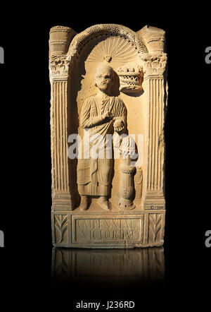 Zweiten Jahrhundert n. Chr. römischen funerary Stele gewidmet Caipenniae Victoriae aus Afrika Proconsularis präsentieren Tag Tunesien. Das Nationalmuseum von Bardo Stockfoto
