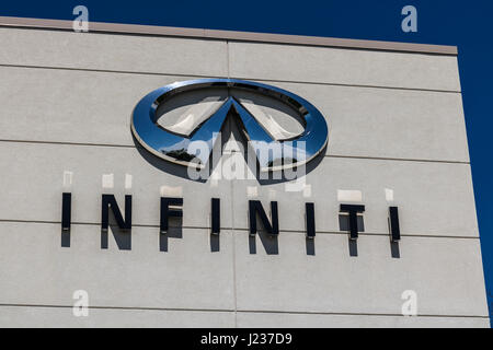 Indianapolis - ca. April 2017: Infiniti Auto und SUV-Händler. Infiniti ist die Luxus-Fahrzeug-Division Nissan ich Stockfoto