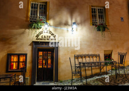 SIGHISOARA, Rumänien - 7. Juli 2015: Nachtansicht der historischen Stadt Sighisoara/Schäßburg. Stadt, in der Vlad Tepes Dracula geboren wurde Stockfoto
