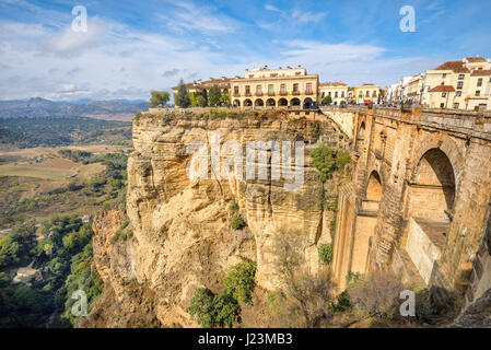 Blick auf Brücke Puente Nuevo und Altstadt in Ronda. Andalusien, Spanien Stockfoto