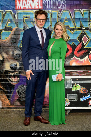 James Gunn und Jennifer Holland besucht die Europäische Premiere of Guardians der Galaxie Vol. 2 statt auf der Eventim Apollo, London. Stockfoto