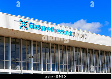 Haupteingang-Schild am Flughafen Glasgow-Prestwick, Prestwick, Ayrshire, Schottland. Dieser Flughafen hat von der schottischen Regierung gekauft worden und hat n Stockfoto