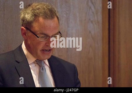 London, UK. 24. April 2017. Peter schnitzen im Marriot County Hall in London, Vereinigtes Königreich. Bildnachweis: Brayan Lopez/Alamy Live-Nachrichten Stockfoto