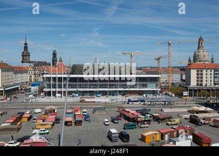 Dresden, Deutschland. 24. April 2017. Der Kulturpalast, ein Konzertsaal in Dresden, Deutschland, 24. April 2017. Die Halle wurde im Jahr 1969 eröffnet. Es wurde in den letzten fünf Jahren zu einem Preis von 100 Millionen Euro renoviert. Es wird voraussichtlich auf den 28. April 2017 eröffnet werden. Foto: Sebastian Kahnert/Dpa-Zentralbild/Dpa/Alamy Live News Stockfoto