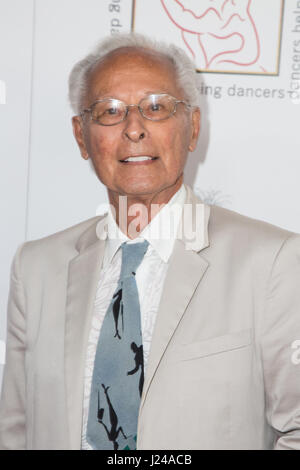 Beverly Hills, CA, USA. 23. April 2017. Tänzerin Tony Charmoli besucht die professionellen Tänzer Gesellschaft 30. jährliche Zigeunerin Auszeichnungen, die im Beverly Hilton Hotel in Beverly Hills, Kalifornien, USA am 23. April 2017 stattfand. Bildnachweis: Sheri Determan/Alamy Live-Nachrichten Stockfoto