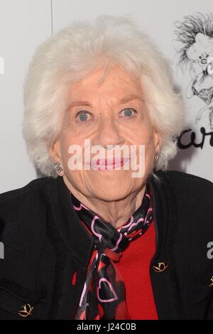 Beverly Hills, CA. 23. April 2017. Charlotte Rae im Ankunftsbereich für professionelle Tänzer Gesellschaft 30. Gypsy Awards, The Beverly Hilton Hotel, Beverly Hills, CA 23. April 2017. Bildnachweis: Priscilla Grant/Everett Collection/Alamy Live-Nachrichten Stockfoto