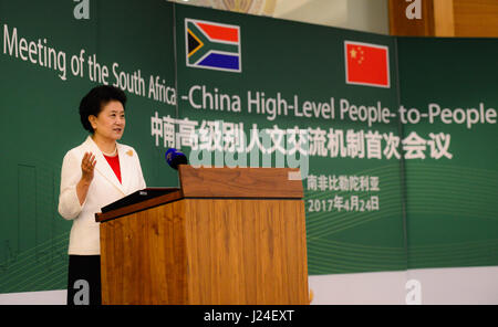 Pretoria, Südafrika. 24. April 2017. Chinesischer Vize-Premier Liu Yandong befasst sich mit die erste Sitzung der China-Süd Afrika hochrangigen Menschen Mechanismus für den Informationsaustausch in Pretoria, Südafrika, 24. April 2017. Bildnachweis: Zhai Jianlan/Xinhua/Alamy Live-Nachrichten Stockfoto