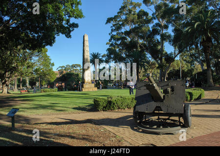 Guildford, Perth, Western Australia, Australien. 25. April 2017. Vorbereitungen im Gange am Kriegerdenkmal Guildford in Vorbereitung auf den traditionellen ANZAC Day Service.  Sheldon Levis/Alamy Live-Nachrichten Stockfoto