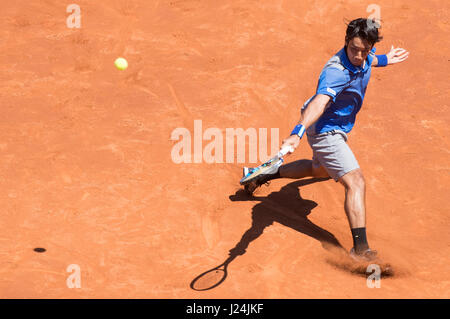 Barcelona, Spanien. 25. April 2017. Yuichi Sugita in einer ersten Runde Spiel gegen Tommy Robredo in "Barcelona Open Banc Sabadell - Trofeo Conde de Godó". Bildnachweis: David Grau/Alamy Live-Nachrichten. Stockfoto