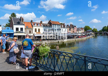 Der Fluss Somme und Quai Bleu im Quartier Saint-Leu, Amiens, Picardie, Frankreich Stockfoto