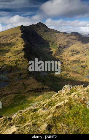 Snowdon und Y Lliwedd von Yr Aran, Snowdonia-Nationalpark, Wales Stockfoto