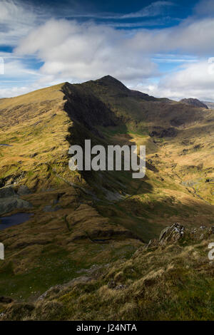 Snowdon und Y Lliwedd von Yr Aran, Snowdonia-Nationalpark, Wales Stockfoto